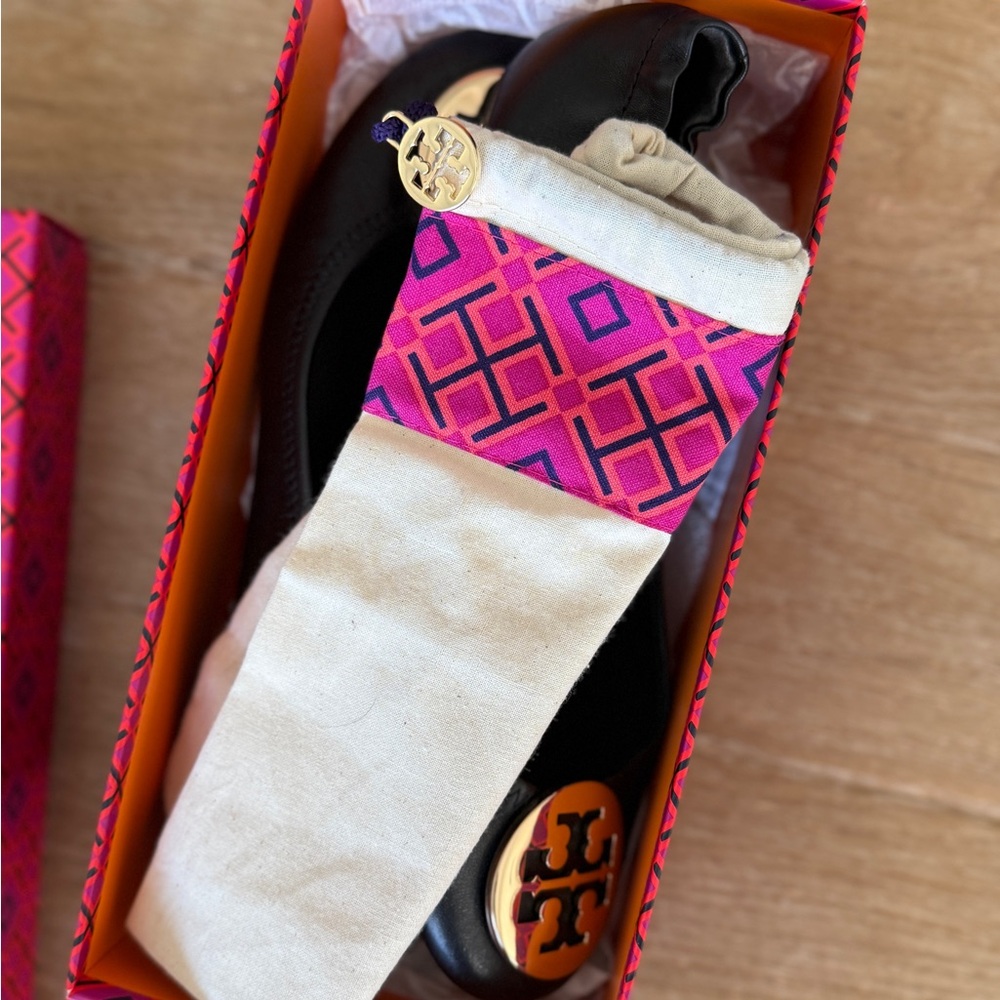 Tory Burch Black Ballet Flats 7.5 NWT - Picture 5 of 5